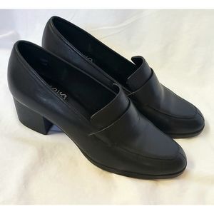 90s Vintage Pilgrim Block Chunk Heel